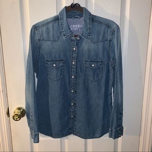 EUC Gap 1969 Western Denim Chambray Buttondown w/ Snaps